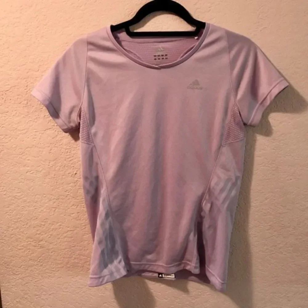 *30off3* Adidas sports top. Size Medium. - Picture 4 of 9